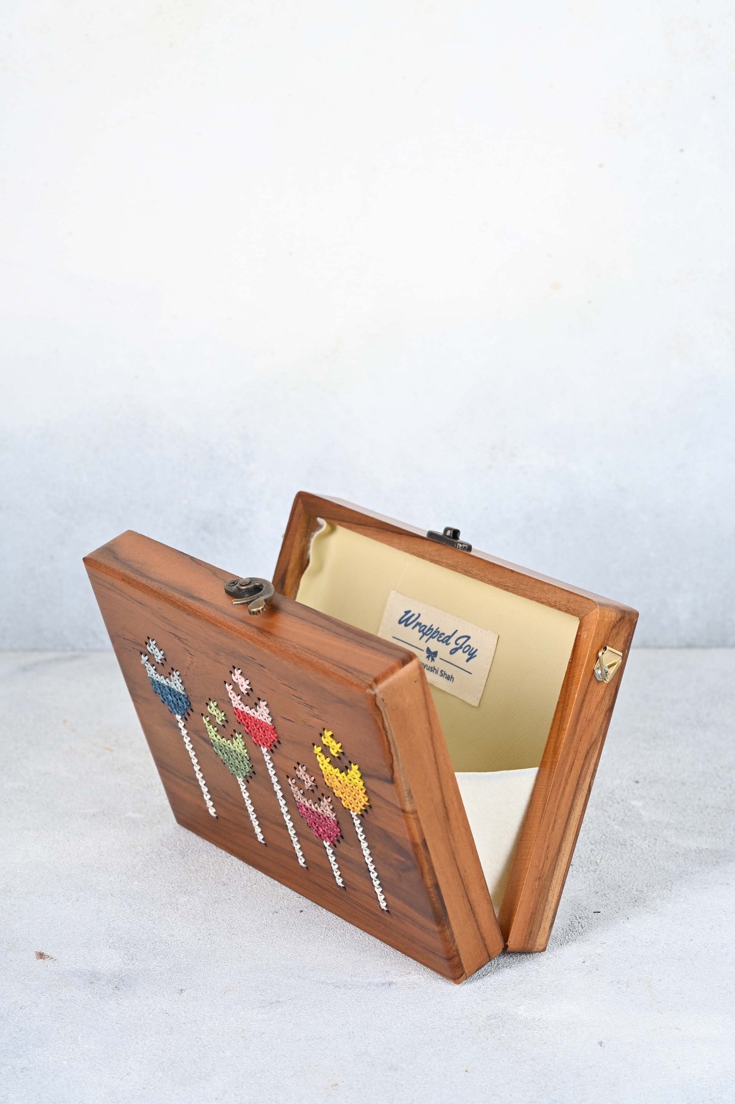 Your Tulip Garden Wooden Box Bag